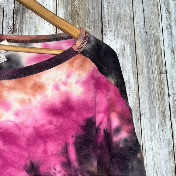 Umgee Tie Dye Balloon Sleeve Tee - Picture 5 of 6
